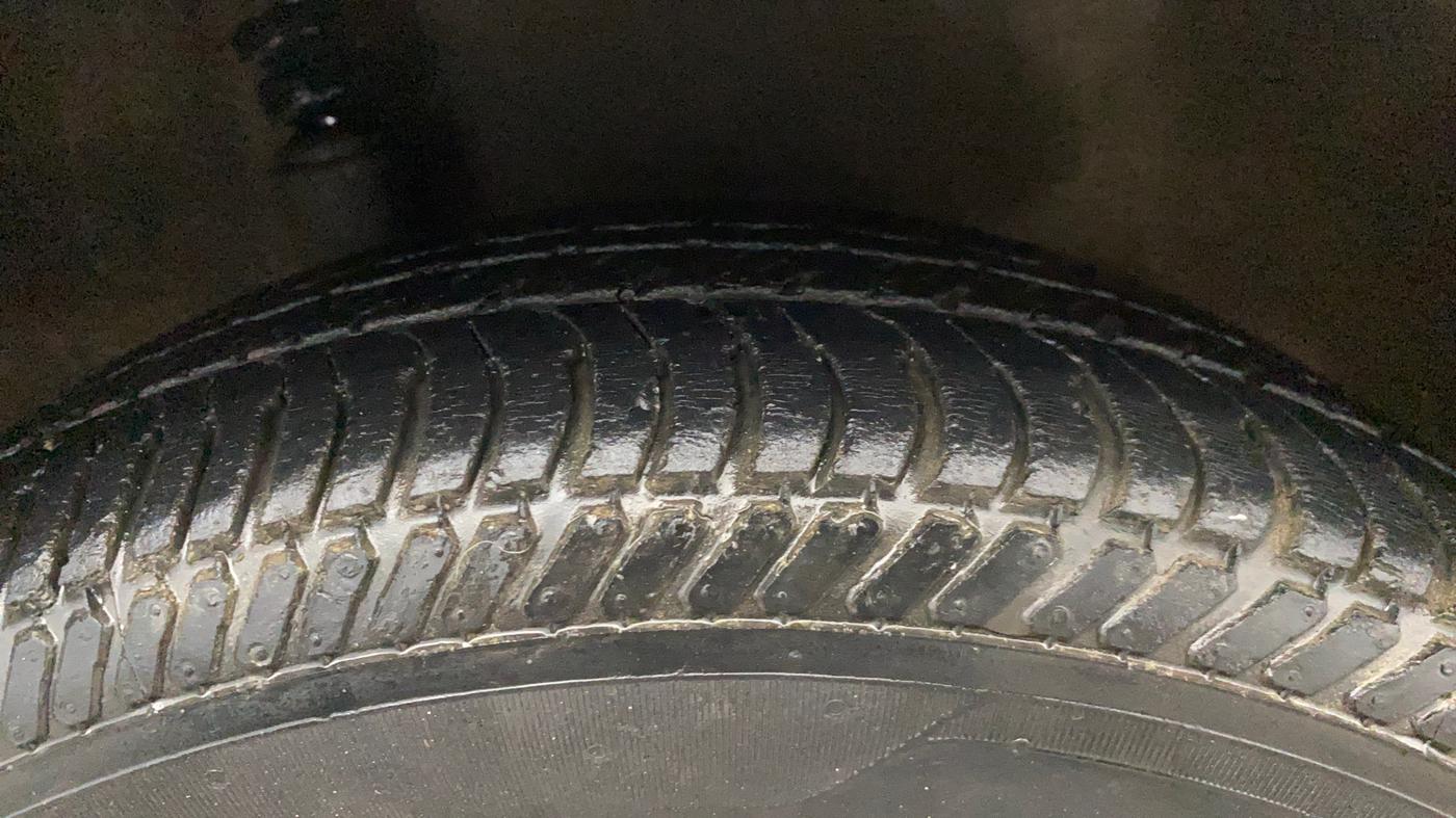 2014 Honda Brio S MT, Petrol, Manual, 57,201 km, Right Rear Tyre Tread