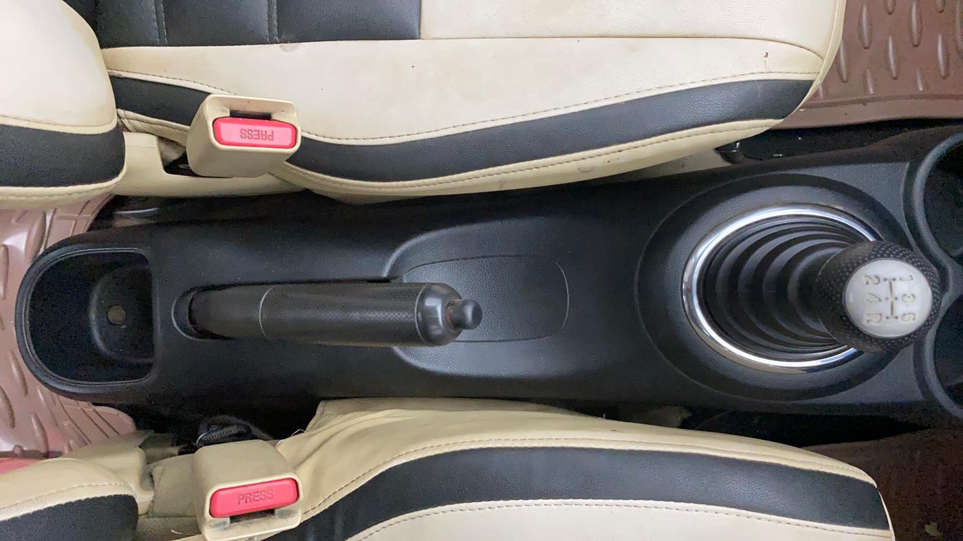 2014 Honda Brio S MT, Petrol, Manual, 57,201 km, Gear Lever