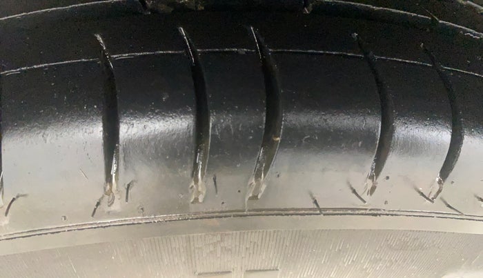 2014 Datsun Go T, Petrol, Manual, 47,056 km, Right Rear Tyre Tread