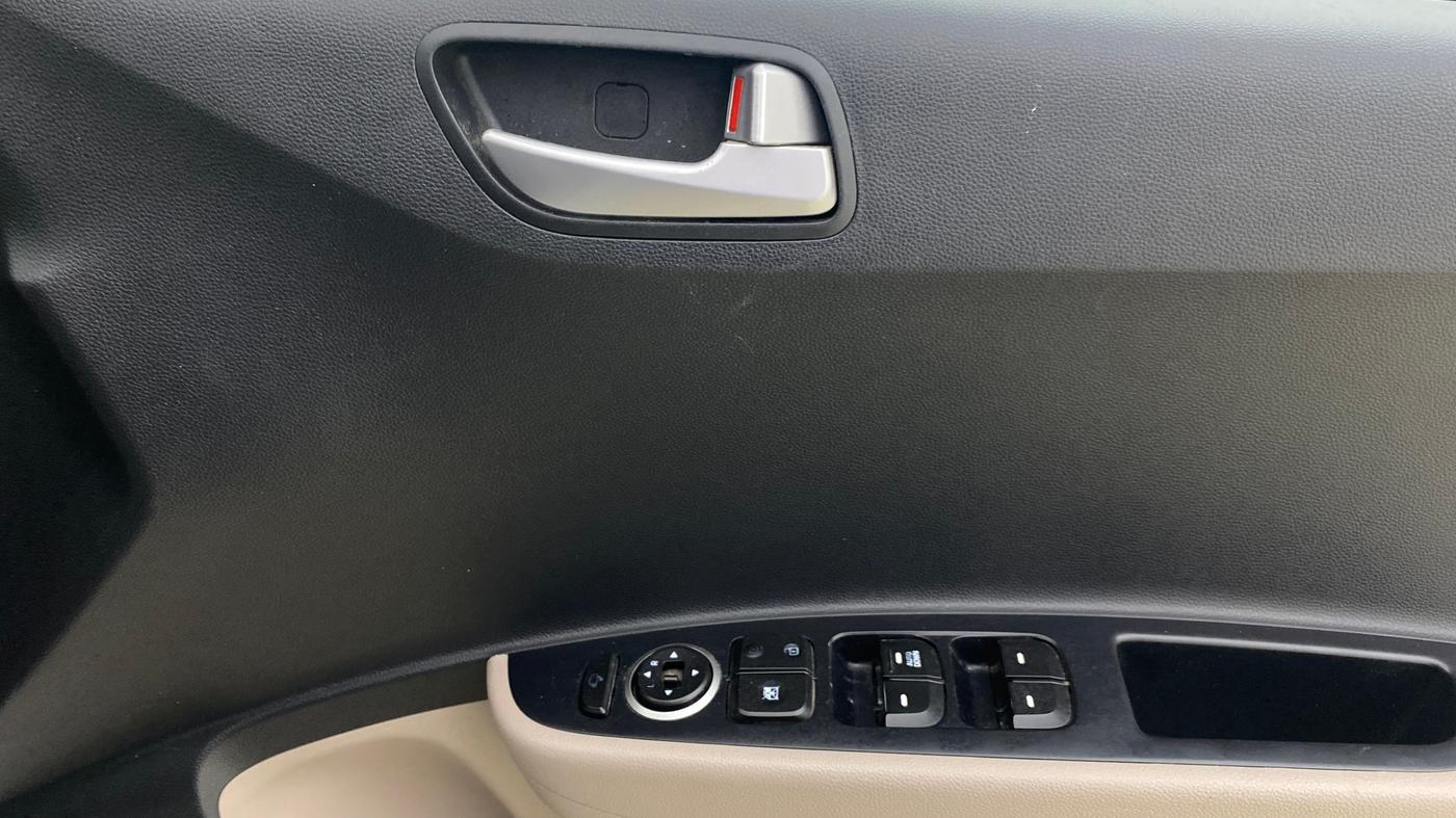 2018 Hyundai Xcent S 1.2, CNG, Manual, 99,263 km, Driver Side Door Panels Control