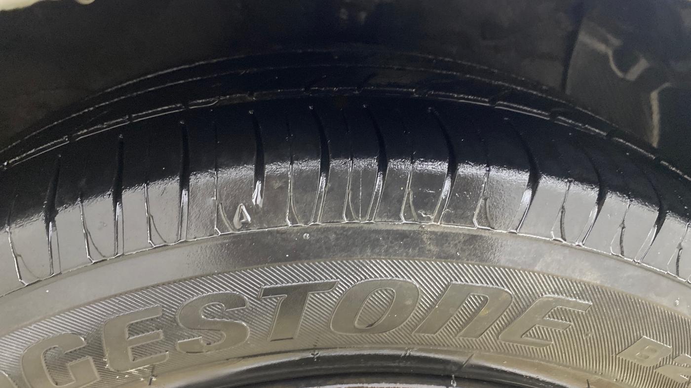 2018 Hyundai Xcent S 1.2, CNG, Manual, 99,263 km, Right Front Tyre Tread