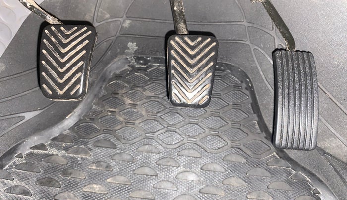 2014 Hyundai Eon ERA +, Petrol, Manual, 47,220 km, Pedals