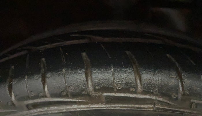 2014 Hyundai Eon ERA +, Petrol, Manual, 47,220 km, Right Front Tyre Tread