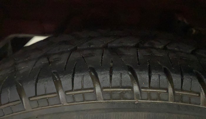 2014 Hyundai Eon ERA +, Petrol, Manual, 47,220 km, Right Rear Tyre Tread