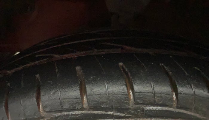 2014 Hyundai Eon ERA +, Petrol, Manual, 47,220 km, Left Front Tyre Tread