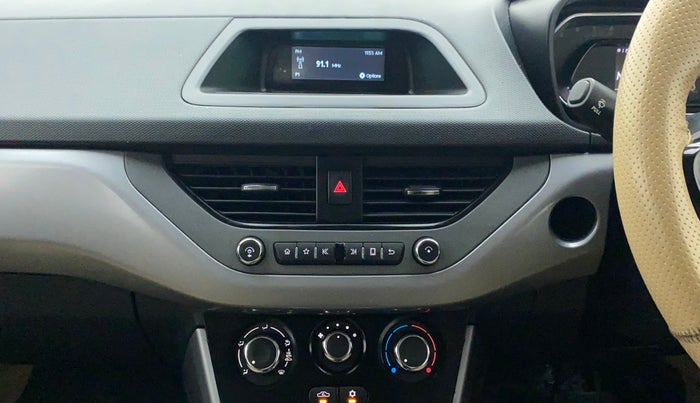 2020 Tata NEXON XMA SUNROOF DIESEL, Diesel, Automatic, 40,007 km, Air Conditioner