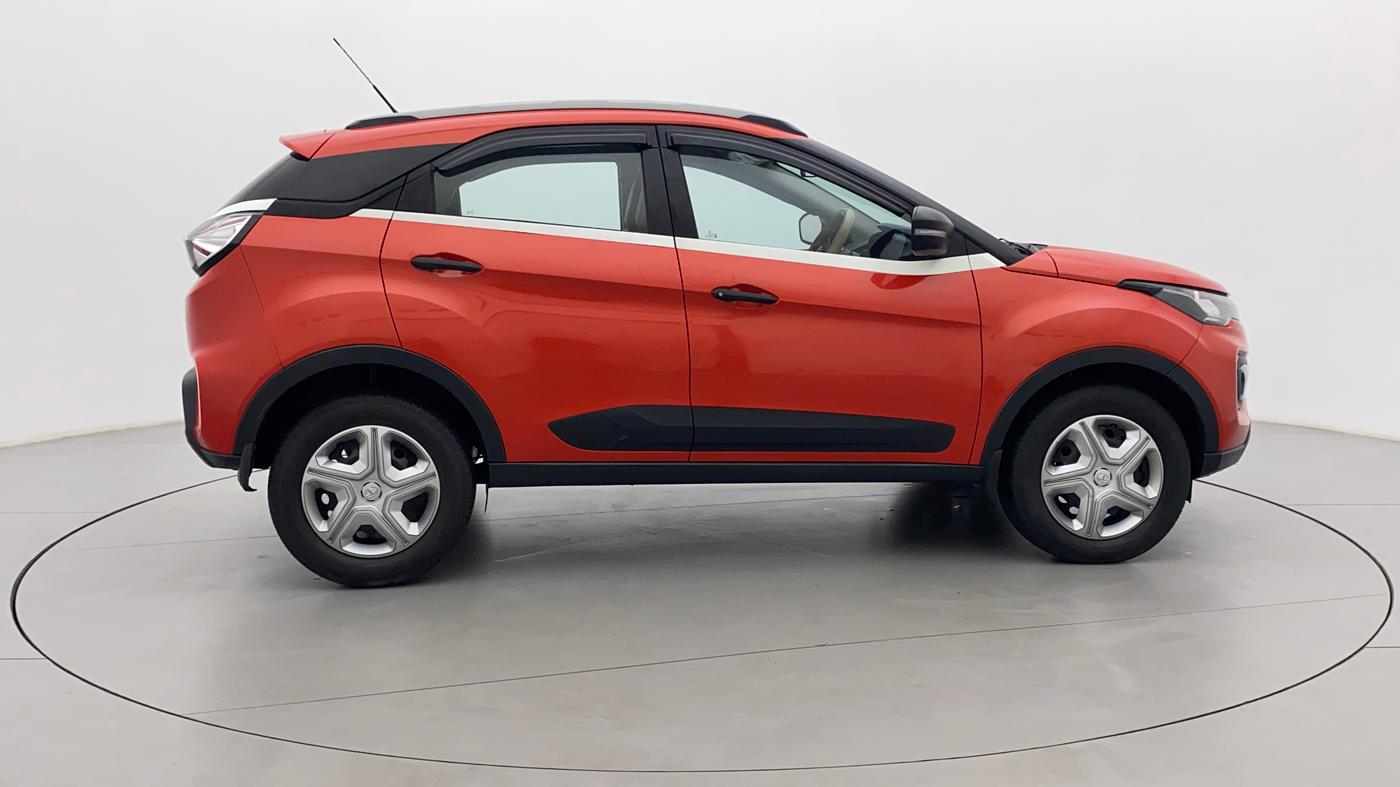 2020 Tata NEXON XMA SUNROOF DIESEL, Diesel, Automatic, 40,007 km, Right Side View
