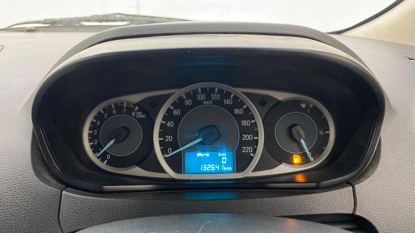 2016 Ford New Figo TITANIUM 1.2 PETROL MT, Petrol, Manual, 1,32,708 km, Odometer Image