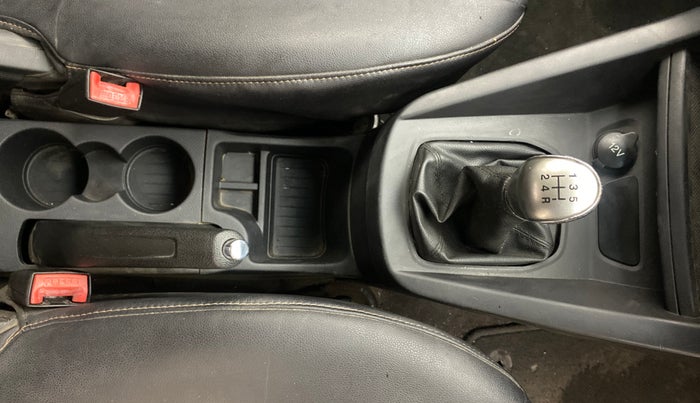 2016 Ford New Figo TITANIUM 1.2 PETROL MT, Petrol, Manual, 1,32,597 km, Gear Lever