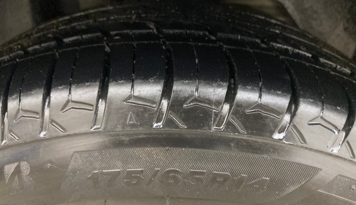 2016 Ford New Figo TITANIUM 1.2 PETROL MT, Petrol, Manual, 1,32,597 km, Right Rear Tyre Tread