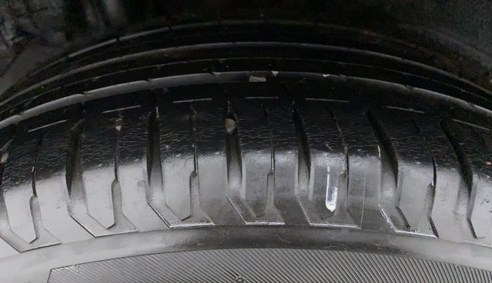 2018 Hyundai Verna 1.6 SX VTVT AT (O), Petrol, Automatic, 40,438 km, Right Rear Tyre Tread
