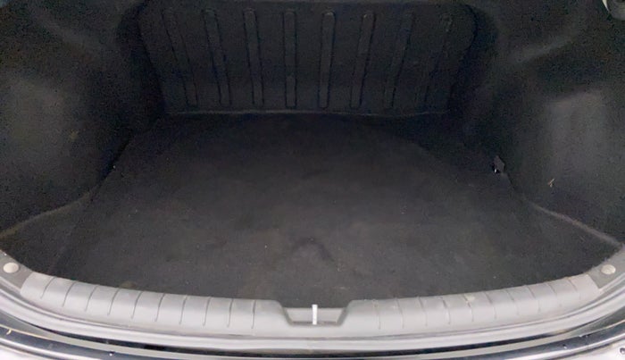 2018 Hyundai Verna 1.6 SX VTVT AT (O), Petrol, Automatic, 40,438 km, Boot Inside