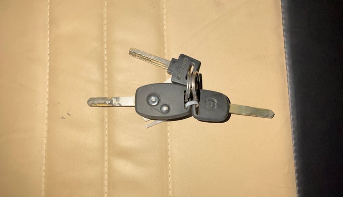 2017 Honda Amaze 1.2L I-VTEC S OPT, CNG, Manual, 84,727 km, Key Close Up