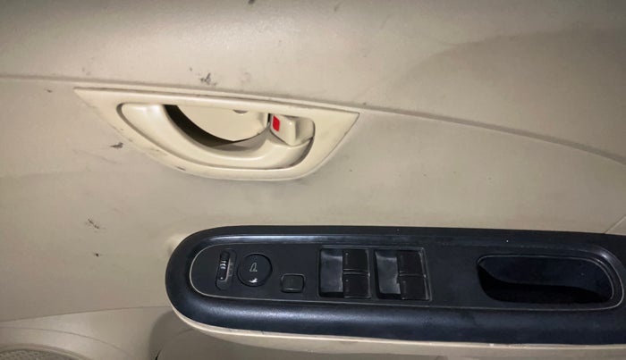 2017 Honda Amaze 1.2L I-VTEC S OPT, CNG, Manual, 84,727 km, Driver Side Door Panels Control