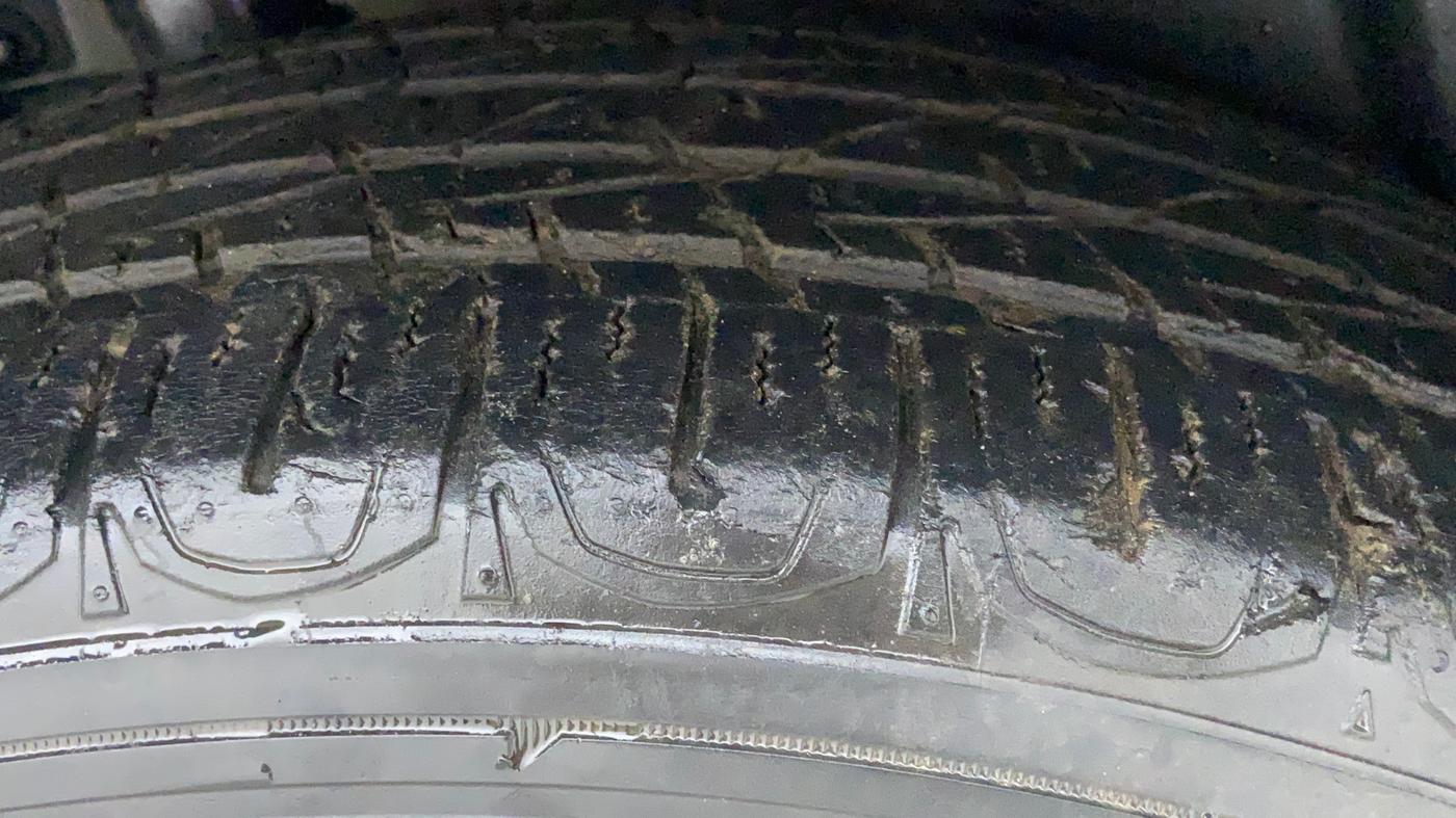 2017 Jeep Compass LIMITED 1.4 PETROL AT, Petrol, Automatic, 87,776 km, Right Rear Tyre Tread