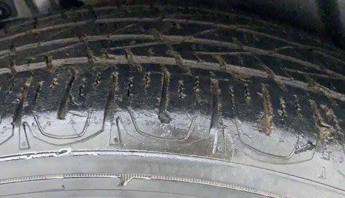 2017 Jeep Compass LIMITED 1.4 PETROL AT, Petrol, Automatic, 87,776 km, Right Rear Tyre Tread