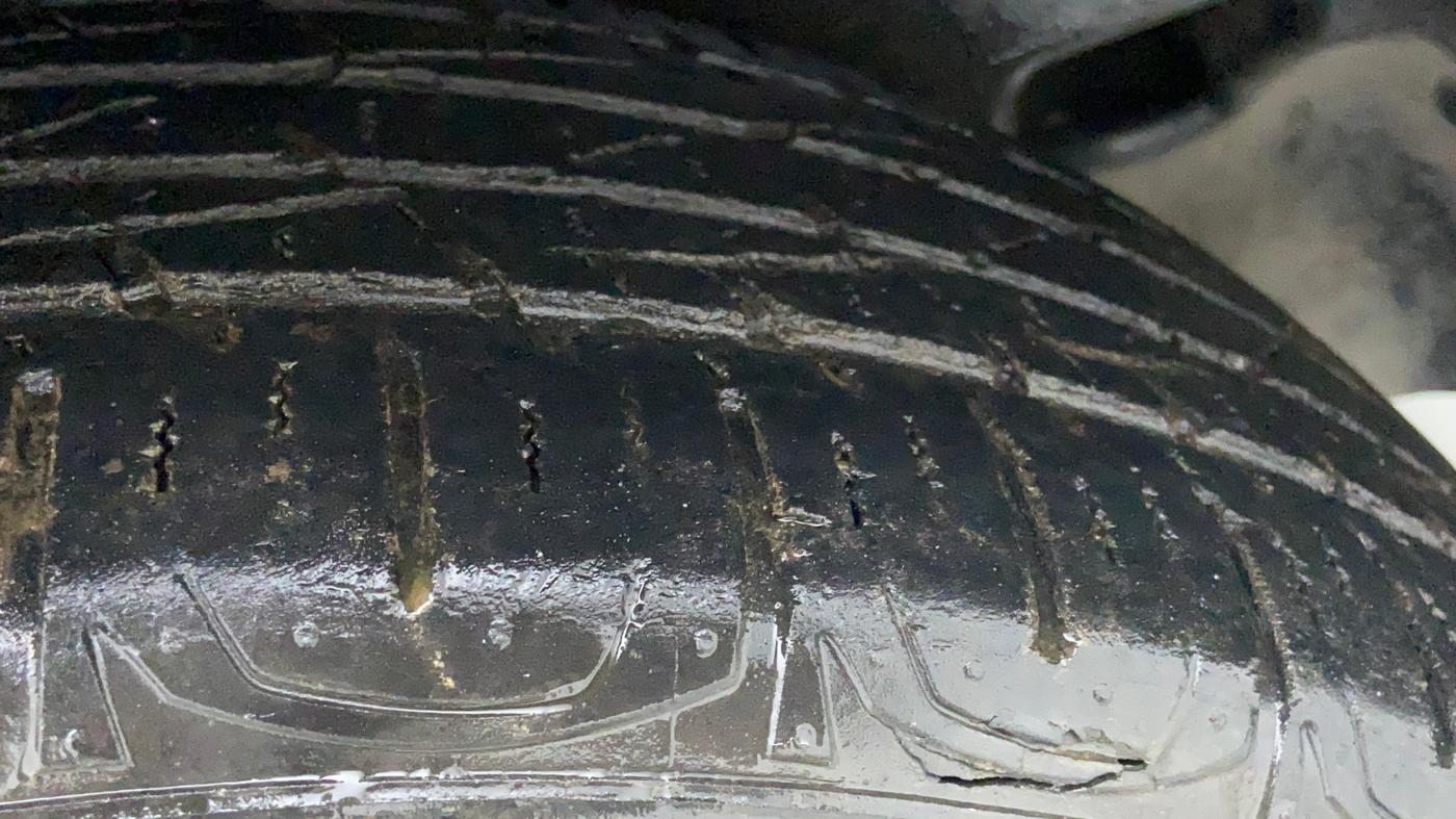 2017 Jeep Compass LIMITED 1.4 PETROL AT, Petrol, Automatic, 87,776 km, Left Rear Tyre Tread