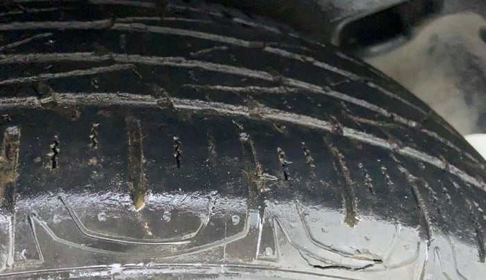 2017 Jeep Compass LIMITED 1.4 PETROL AT, Petrol, Automatic, 87,776 km, Left Rear Tyre Tread