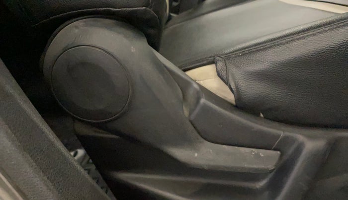 2019 Maruti New Wagon-R LXI CNG 1.0, CNG, Manual, 72,863 km, Driver Side Adjustment Panel