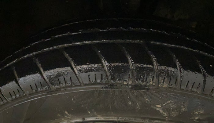 2019 Maruti New Wagon-R LXI CNG 1.0, CNG, Manual, 72,863 km, Right Front Tyre Tread