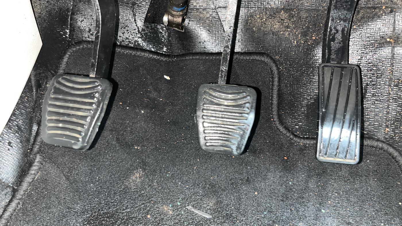 2019 Mahindra XUV300 W6 1.5 DIESEL, Diesel, Manual, 61,041 km, Pedals