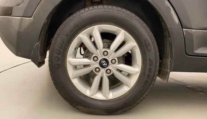 2016 Hyundai Creta SX PLUS 1.6 PETROL, Petrol, Manual, 1,13,503 km, Right Rear Wheel