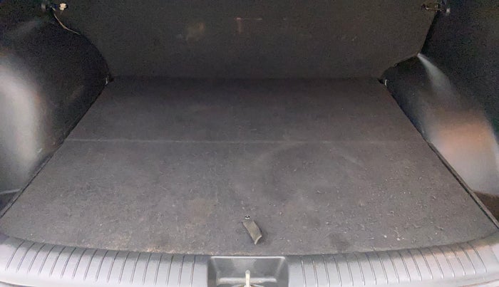 2016 Hyundai Creta SX PLUS 1.6 PETROL, Petrol, Manual, 1,13,503 km, Boot Inside