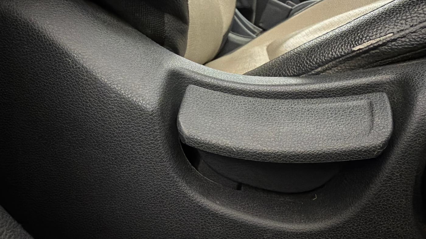2018 Hyundai Verna 1.6 VTVT SX (O) AT, Petrol, Automatic, 25,621 km, Driver Side Adjustment Panel
