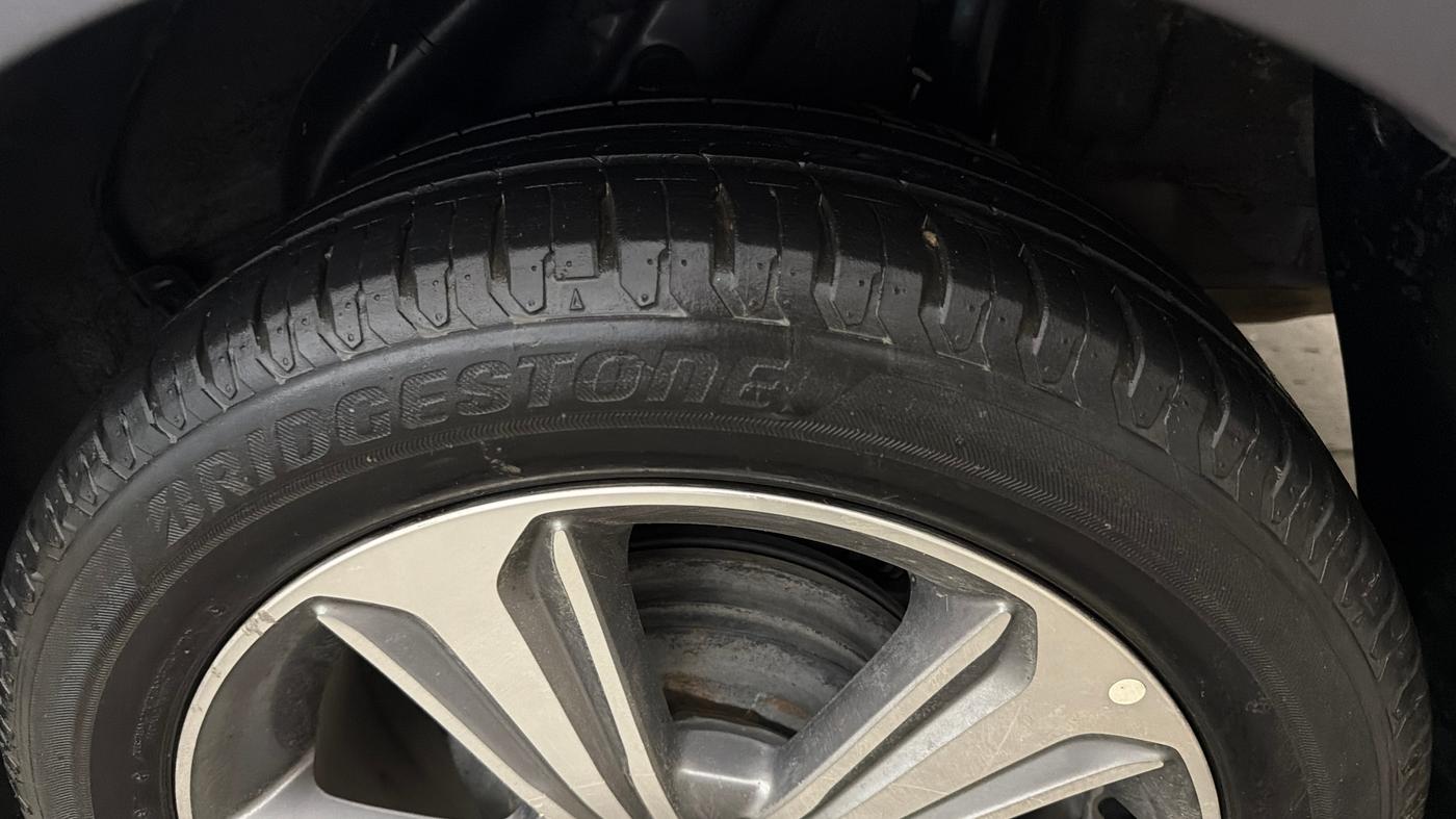 2018 Hyundai Verna 1.6 VTVT SX (O) AT, Petrol, Automatic, 25,621 km, Left Rear Tyre Tread