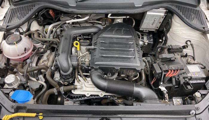 2021 Volkswagen Vento HIGHLINE PLUS 1.0 TSI AT, Petrol, Automatic, 8,584 km, Open Bonet