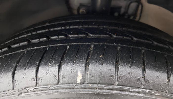 2021 Volkswagen Vento HIGHLINE PLUS 1.0 TSI AT, Petrol, Automatic, 8,584 km, Left Front Tyre Tread