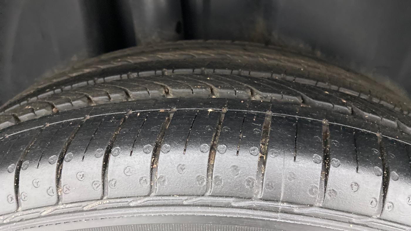2021 Volkswagen Vento HIGHLINE PLUS 1.0 TSI AT, Petrol, Automatic, 8,584 km, Right Rear Tyre Tread
