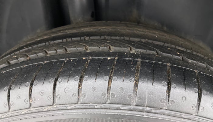 2021 Volkswagen Vento HIGHLINE PLUS 1.0 TSI AT, Petrol, Automatic, 8,584 km, Right Rear Tyre Tread