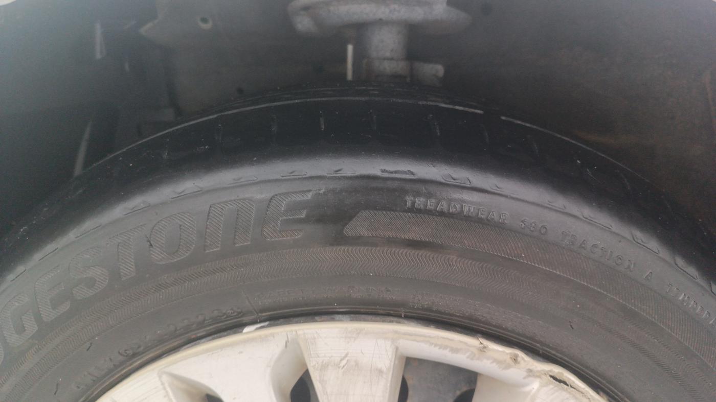2015 Maruti Ertiga VXI, Petrol, Manual, 79,810 km, Left Front Tyre Tread