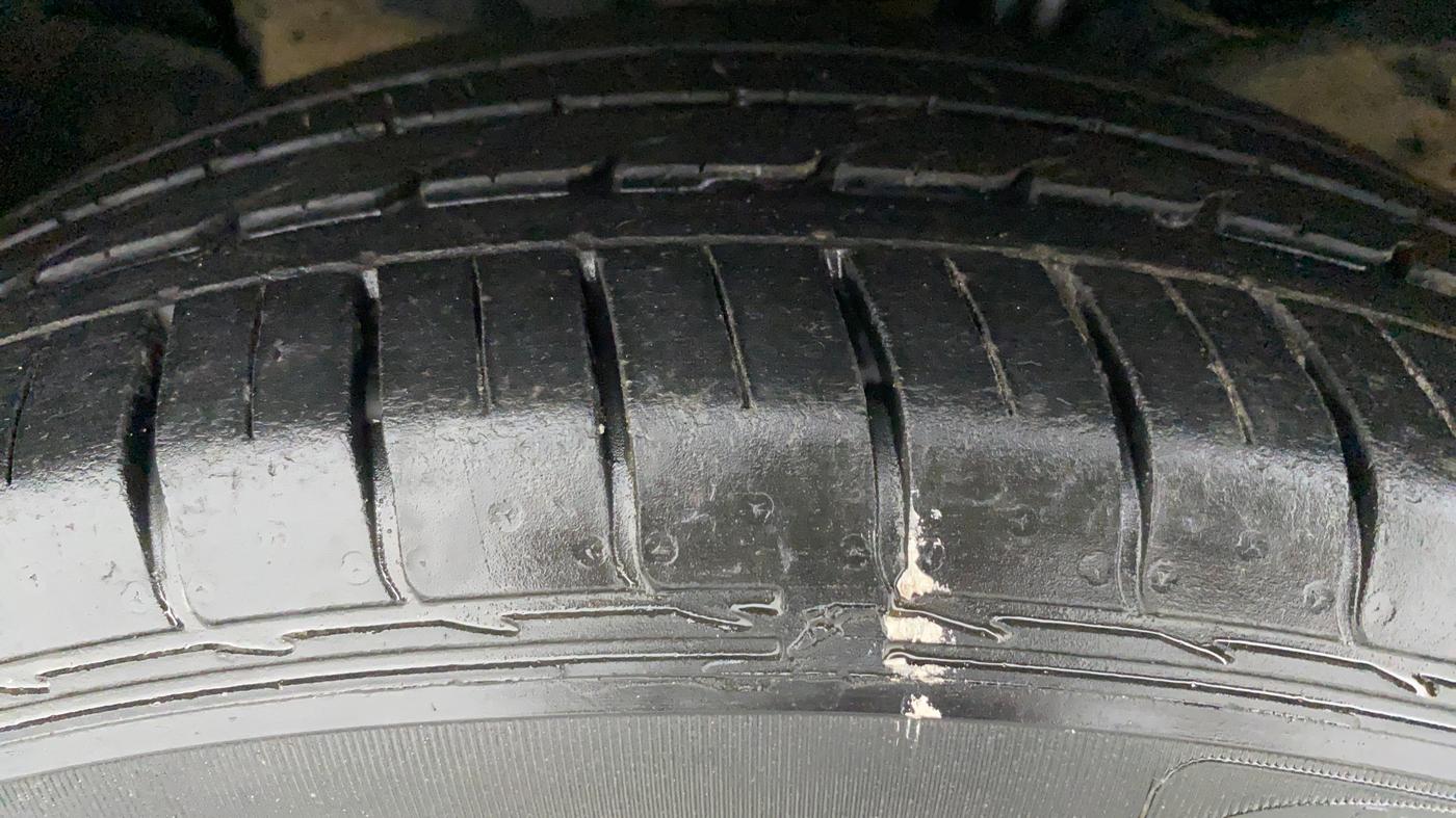 2020 KIA SELTOS GTX + AT PETROL, Petrol, Automatic, 28,506 km, Left Front Tyre Tread
