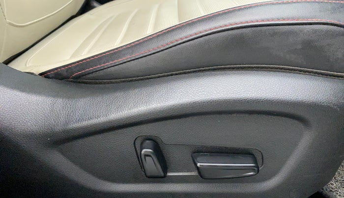 2020 KIA SELTOS GTX + AT PETROL, Petrol, Automatic, 28,506 km, Driver Side Adjustment Panel