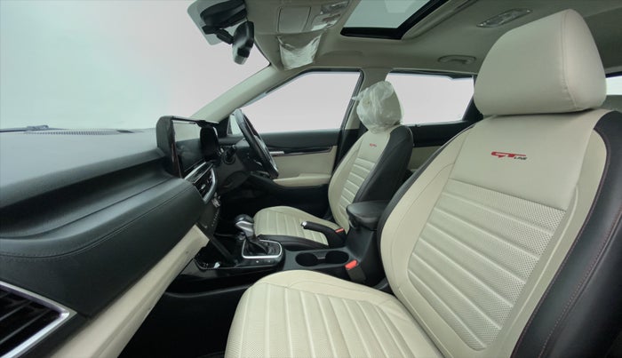 2020 KIA SELTOS GTX + AT PETROL, Petrol, Automatic, 28,506 km, Right Side Front Door Cabin