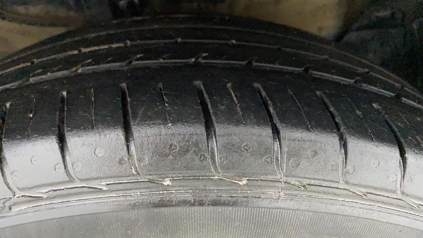 2020 KIA SELTOS GTX + AT PETROL, Petrol, Automatic, 28,506 km, Right Front Tyre Tread
