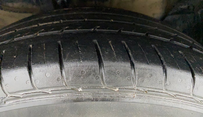 2020 KIA SELTOS GTX + AT PETROL, Petrol, Automatic, 28,506 km, Right Front Tyre Tread