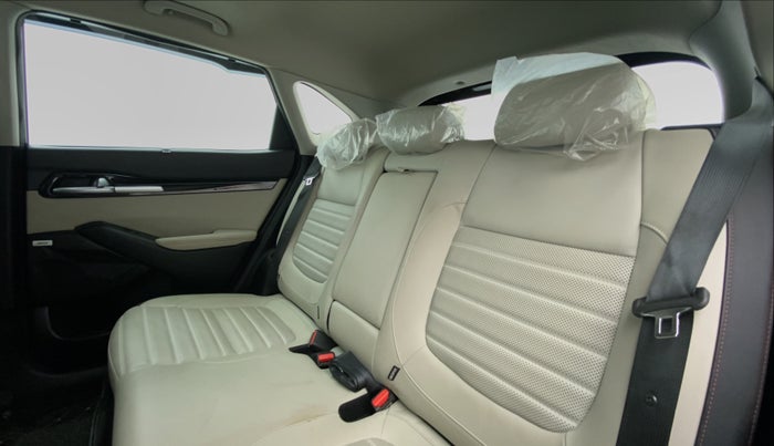 2020 KIA SELTOS GTX + AT PETROL, Petrol, Automatic, 28,506 km, Right Side Rear Door Cabin