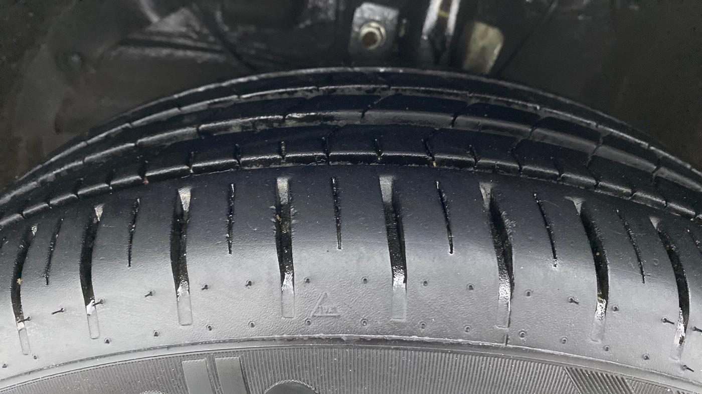 2015 Maruti Baleno ZETA PETROL 1.2, CNG, Manual, 72,818 km, Left Front Tyre Tread
