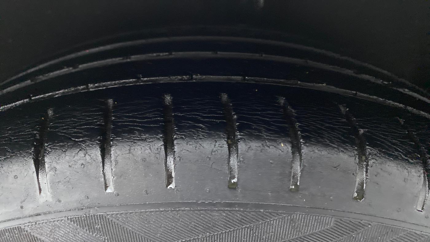 2015 Maruti Baleno ZETA PETROL 1.2, CNG, Manual, 72,818 km, Left Rear Tyre Tread