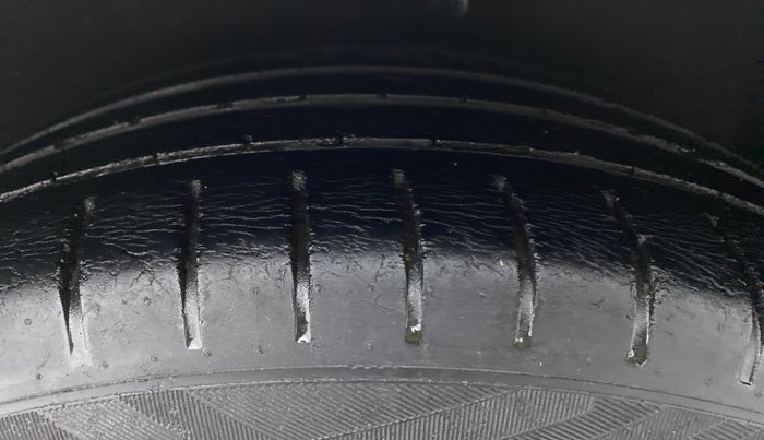 2015 Maruti Baleno ZETA PETROL 1.2, CNG, Manual, 72,818 km, Left Rear Tyre Tread