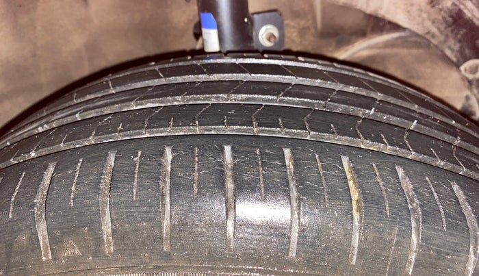 2018 Maruti Baleno ALPHA PETROL 1.2, Petrol, Manual, 35,468 km, Right Front Tyre Tread