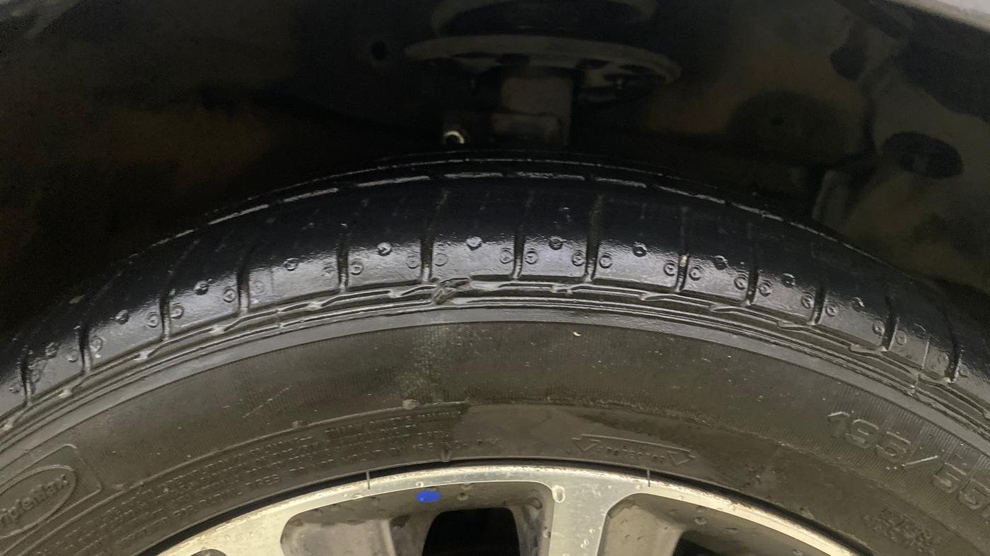 2022 Maruti Ciaz ALPHA  AT 1.5 SHVS PETROL, Petrol, Automatic, 31,208 km, Right Front Tyre Tread