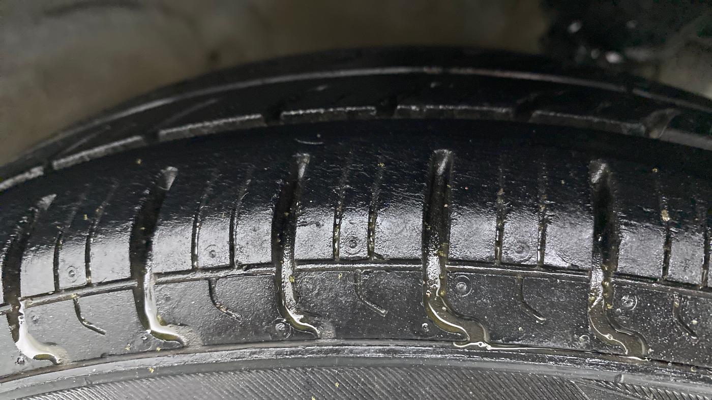 2016 Hyundai Eon ERA +, Petrol, Manual, 30,363 km, Right Front Tyre Tread