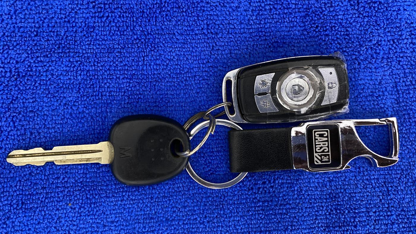 2016 Hyundai Eon ERA +, Petrol, Manual, 30,363 km, Key Close Up