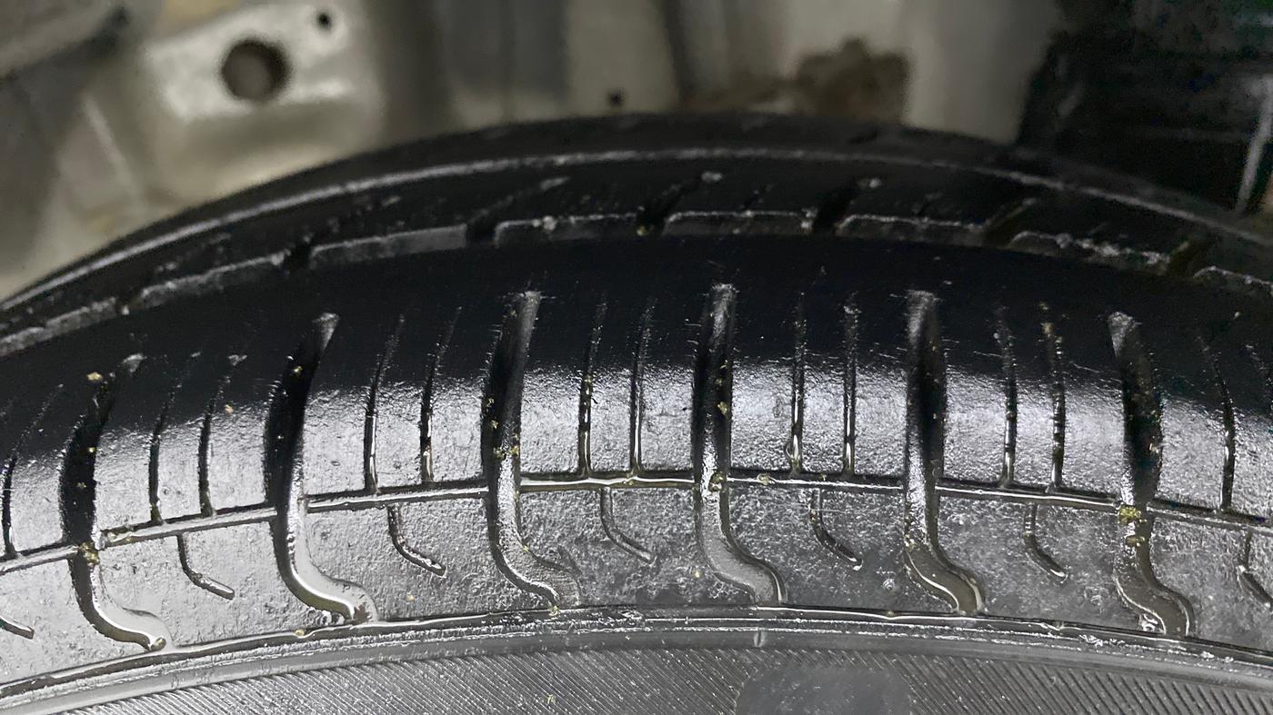 2016 Hyundai Eon ERA +, Petrol, Manual, 30,363 km, Left Rear Tyre Tread