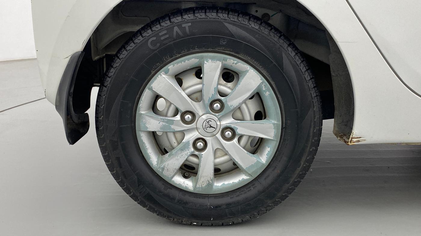2016 Hyundai Eon ERA +, Petrol, Manual, 30,363 km, Right Rear Wheel