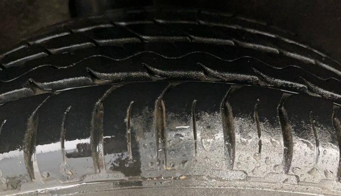 2020 Maruti Baleno DELTA PETROL 1.2, Petrol, Manual, 98,253 km, Right Rear Tyre Tread